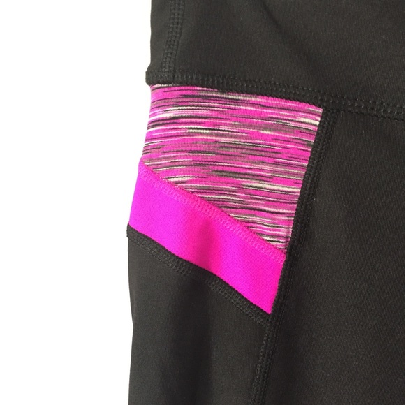 NWT Xersion capris - Picture 3 of 4